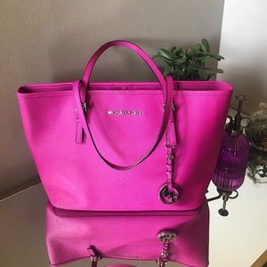 Raspberry Pink Michael Kors Jet Set Tote